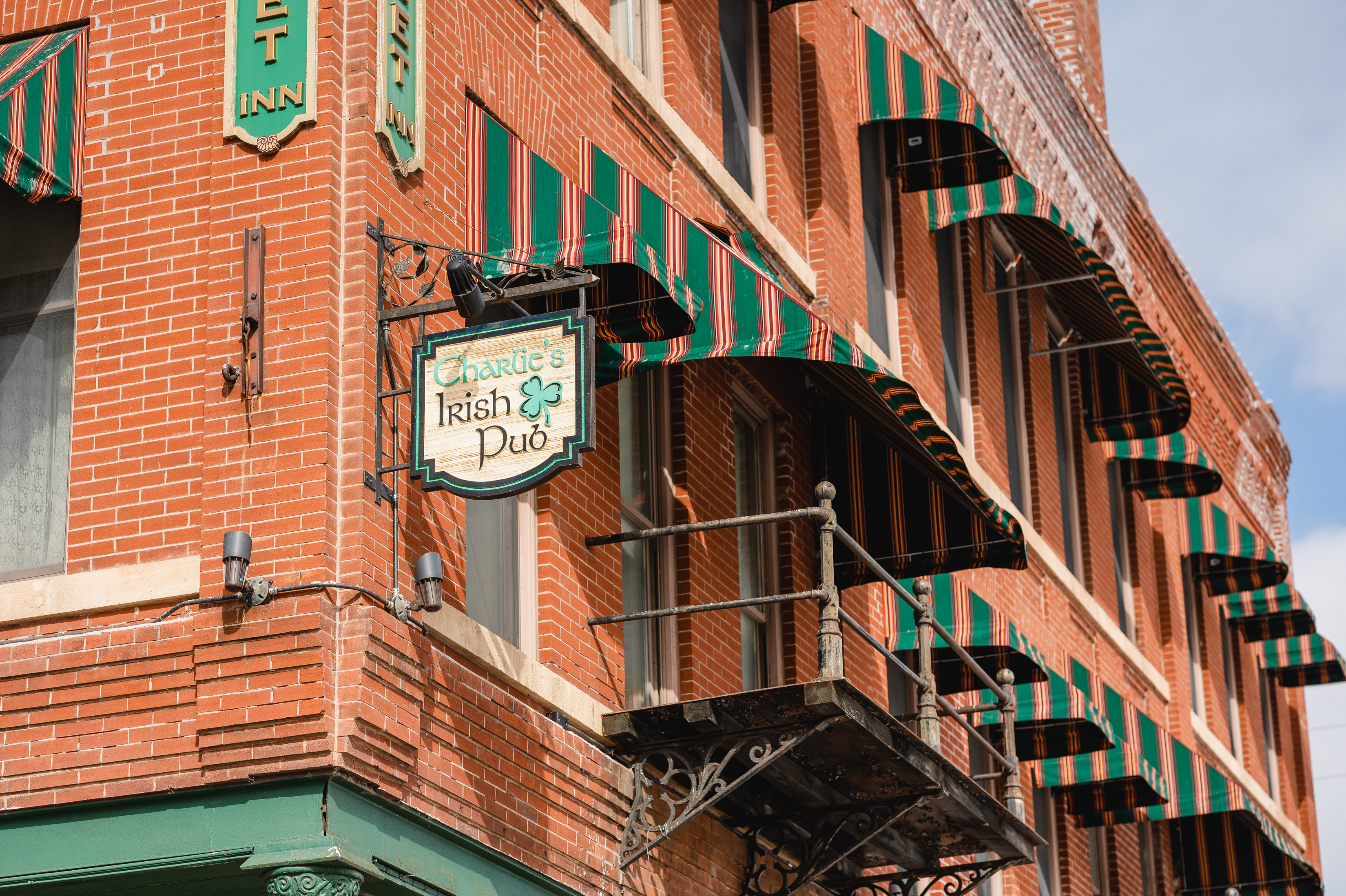 Charlie’s Irish Pub
